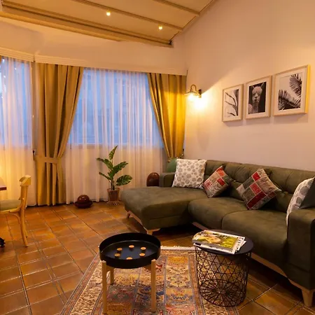 Hotel Guzi & Suites 2*